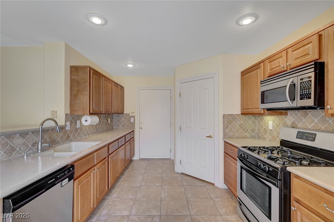 4841 Raw Umber Court Property Photo 16