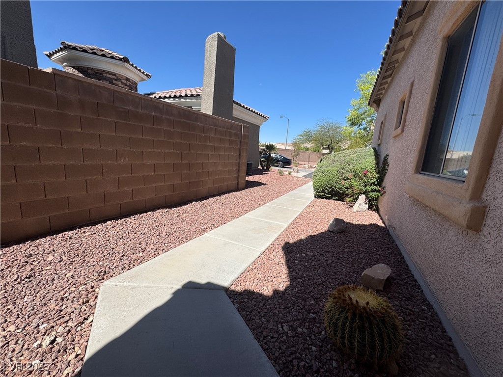 11270 Tenza Court Property Photo 4