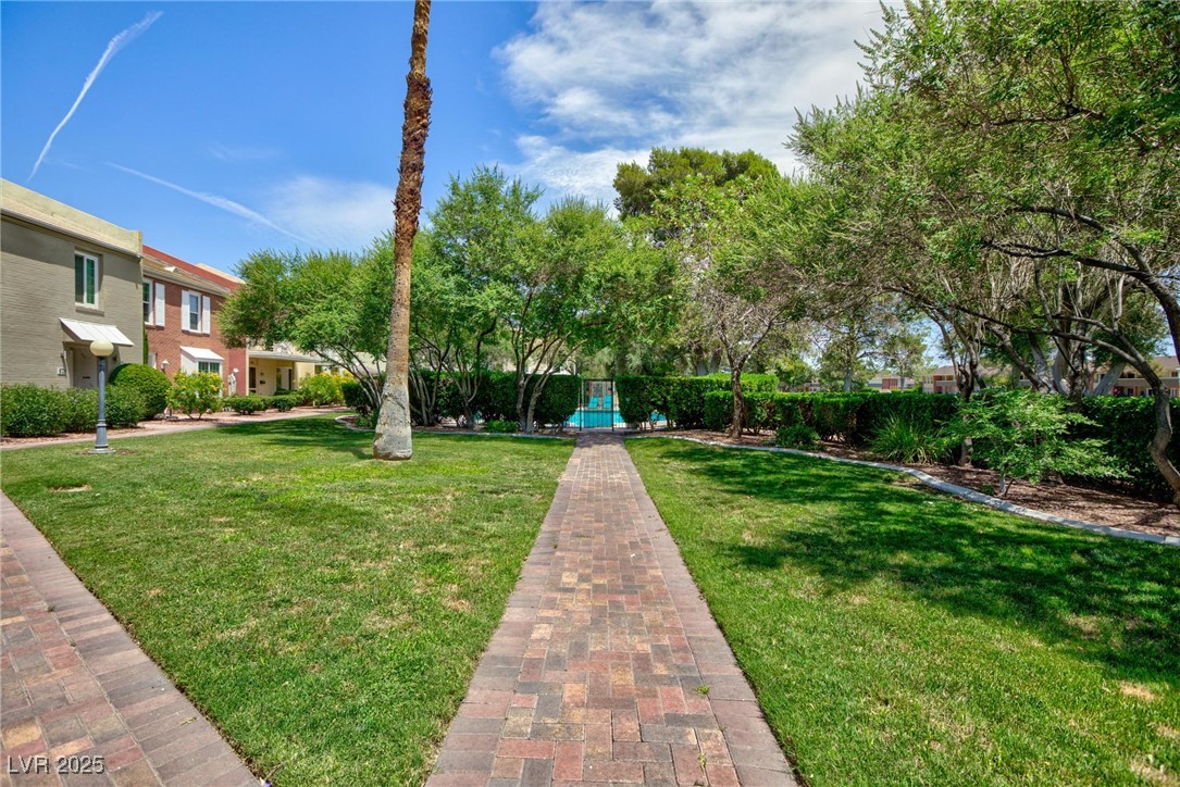 572 Tam O Shanter Property Photo 8