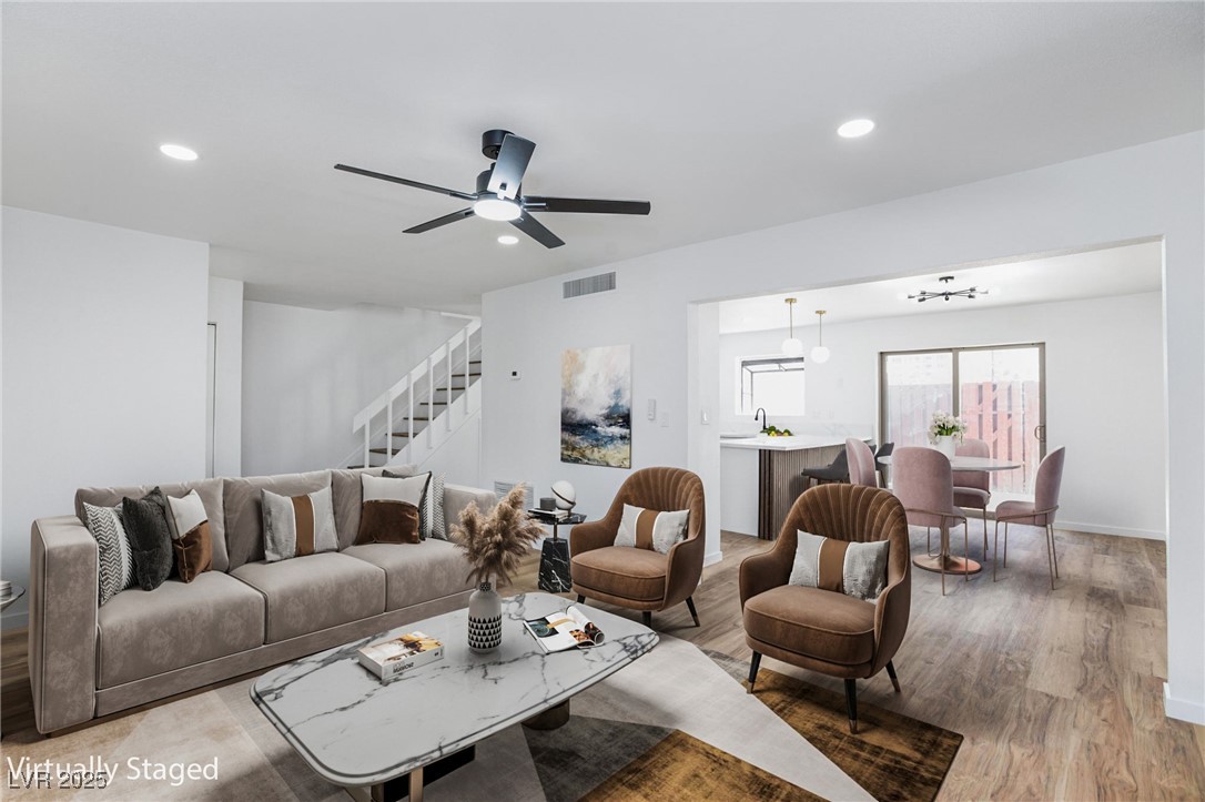 572 Tam O Shanter Property Photo 17