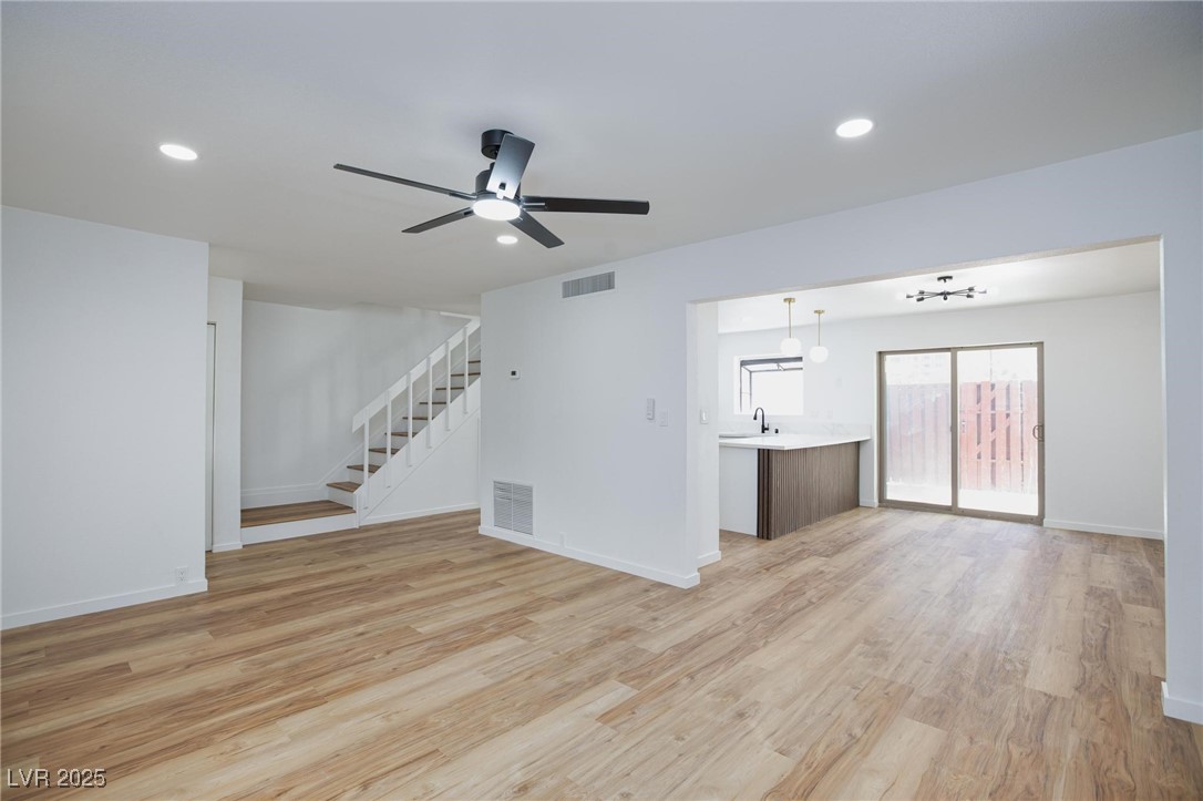 572 Tam O Shanter Property Photo 18