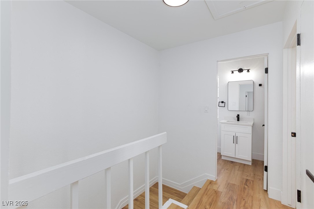 572 Tam O Shanter Property Photo 32