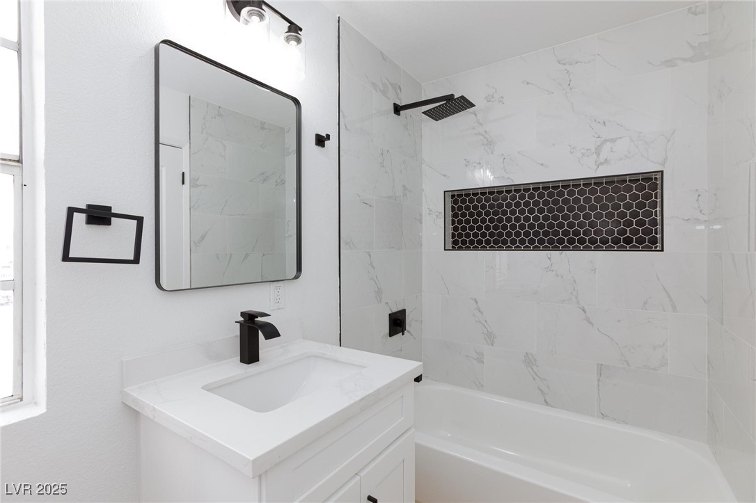 572 Tam O Shanter Property Photo 33