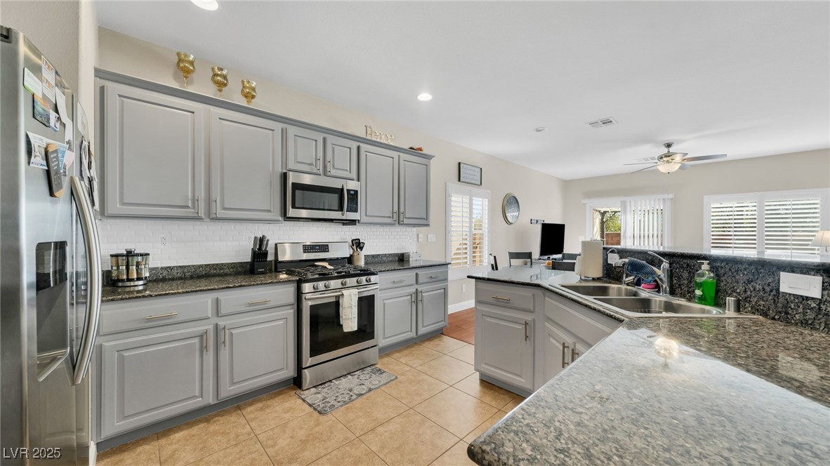 8139 Skytop Ledge Avenue Property Photo 13