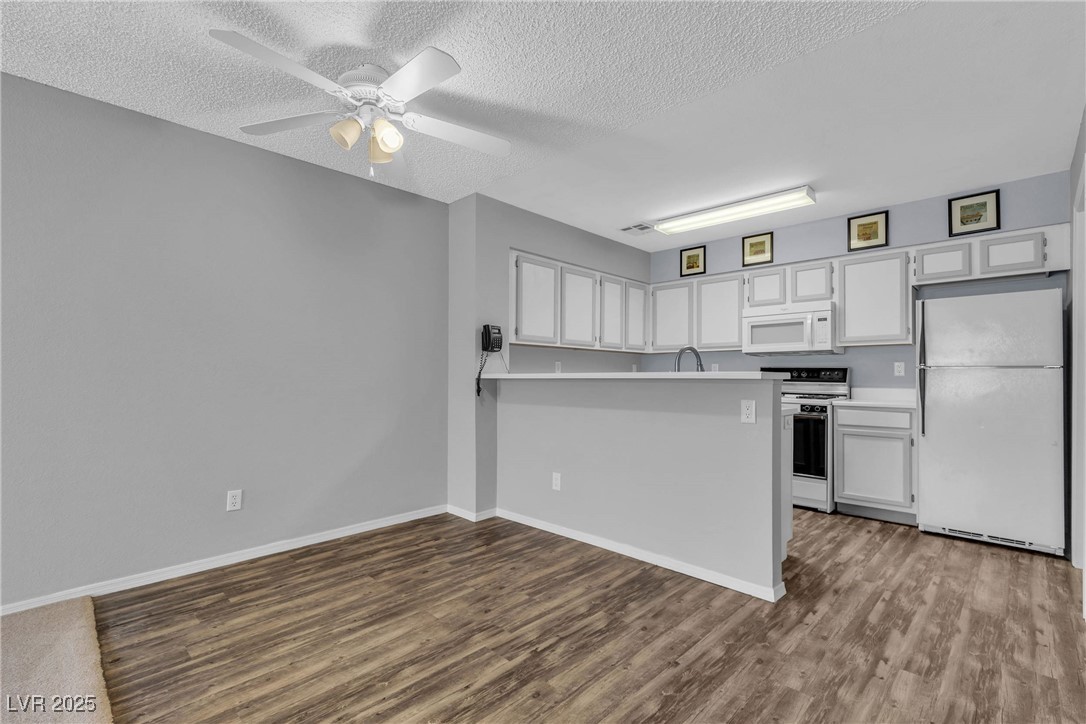 2124 Willowbury Drive D Property Photo 3