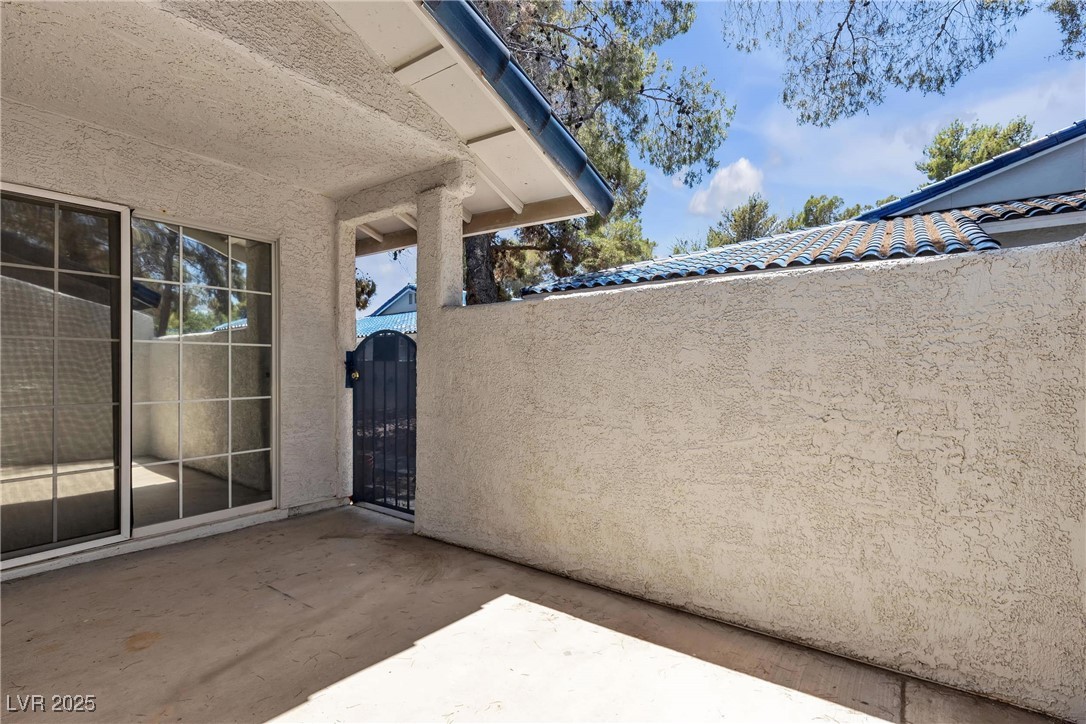 2124 Willowbury Drive D Property Photo 4