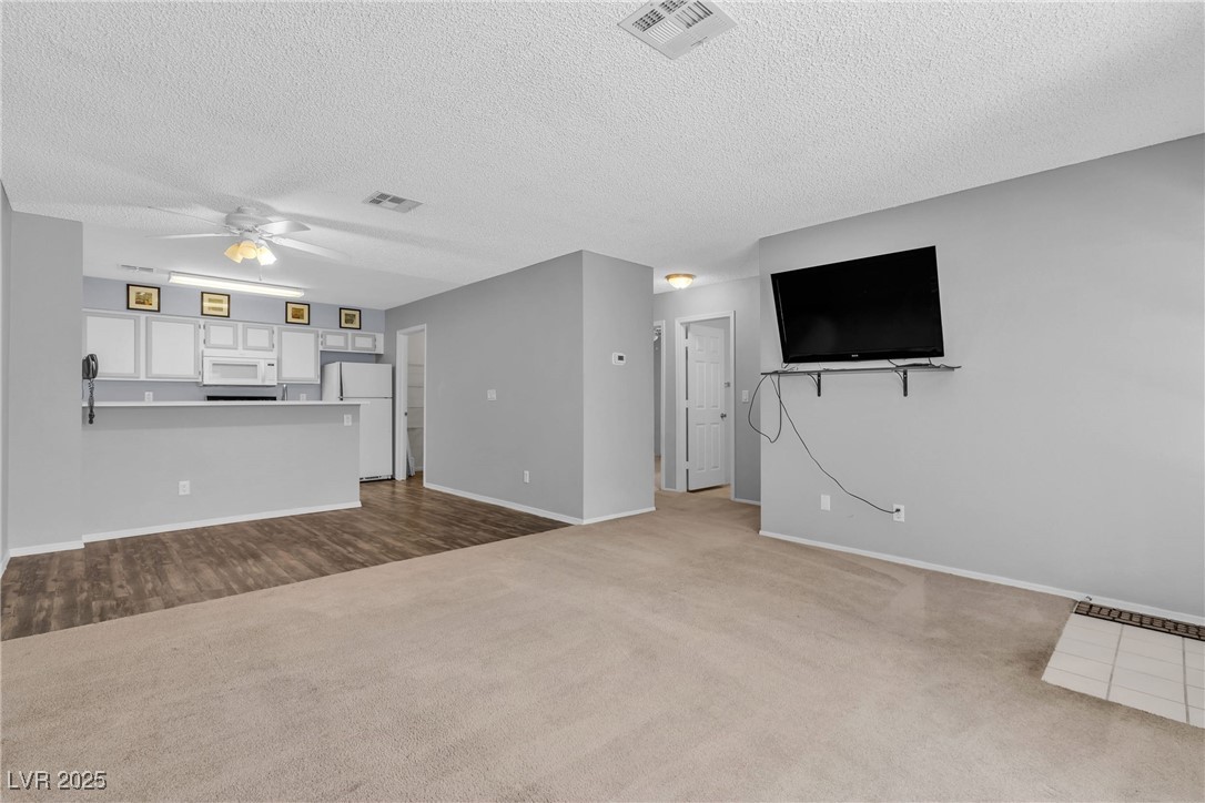 2124 Willowbury Drive D Property Photo 8