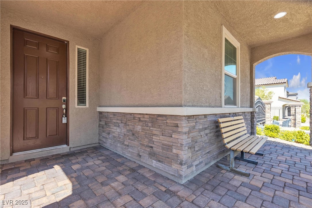 6370 Ava Ridge Avenue Property Photo 4