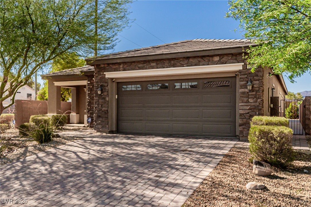 1304 Fantastic Court Property Photo 3