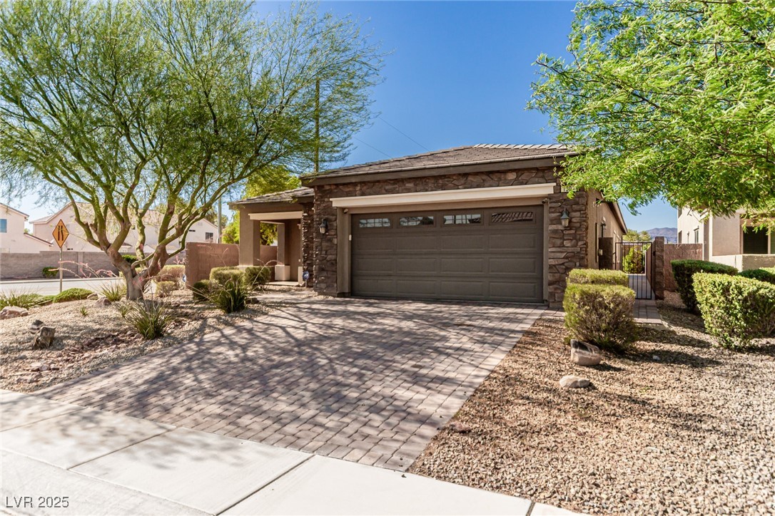 1304 Fantastic Court Property Photo 4