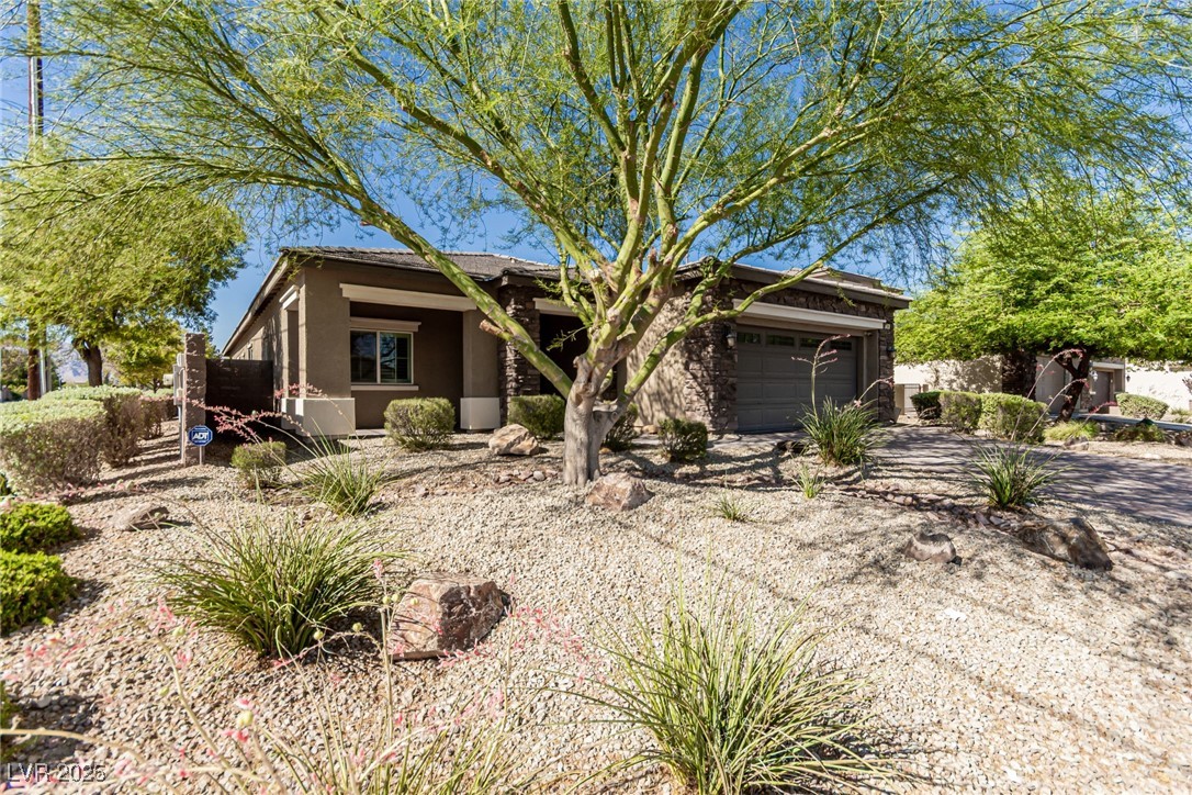 1304 Fantastic Court Property Photo 6