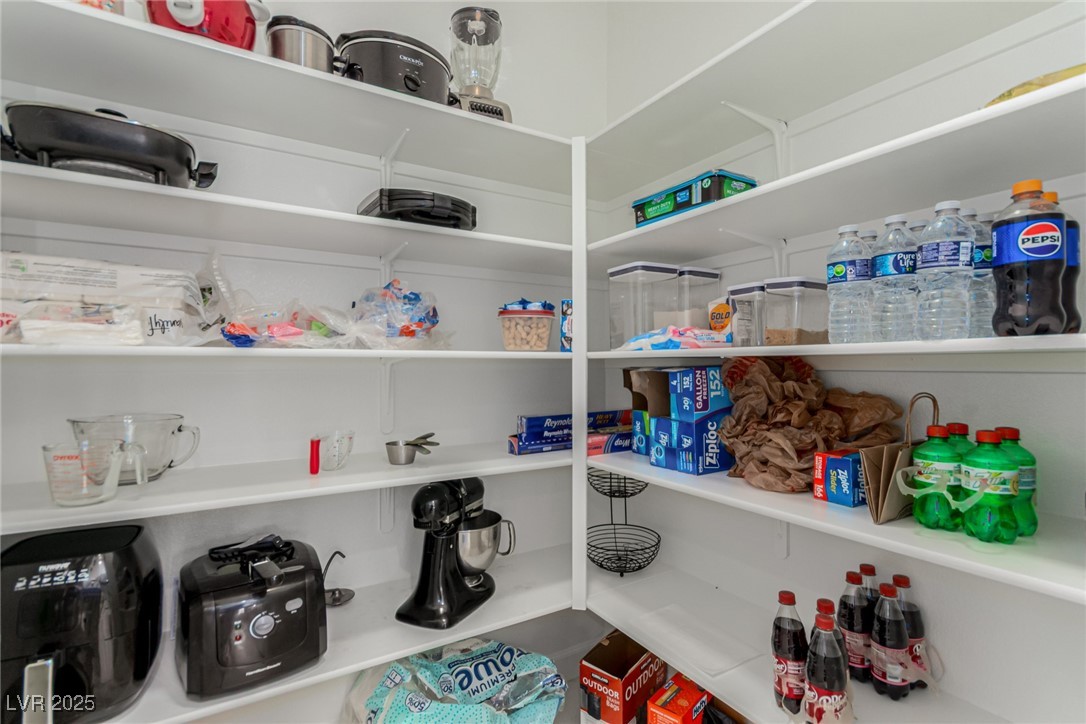 1304 Fantastic Court Property Photo 23