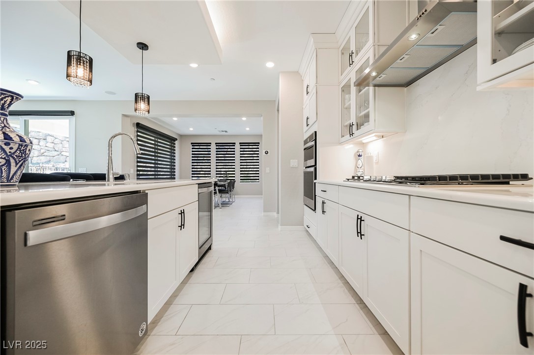 23 Cliffwater Street Property Photo 18