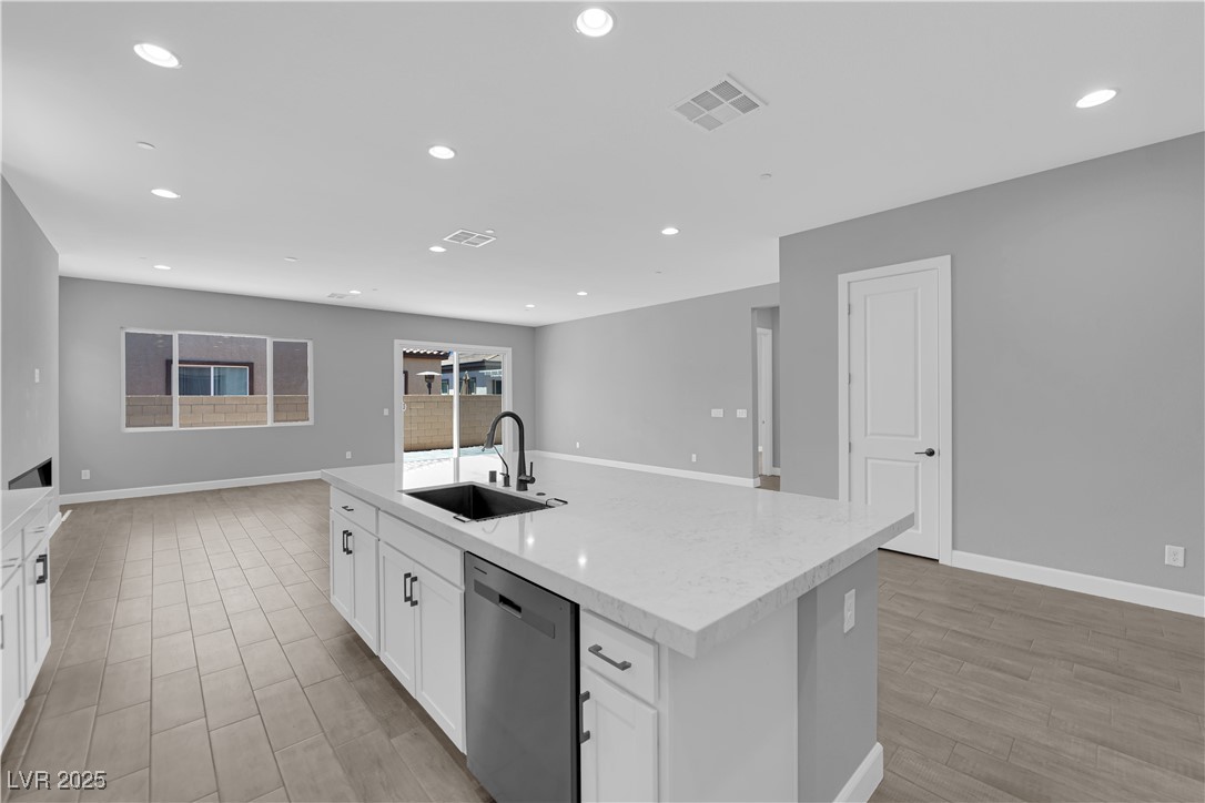 851 Klamath Springs Street Property Photo 12