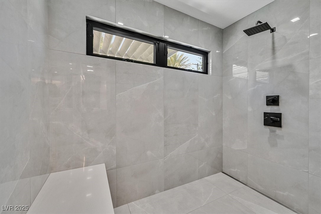 324 Park Way East Property Photo 28