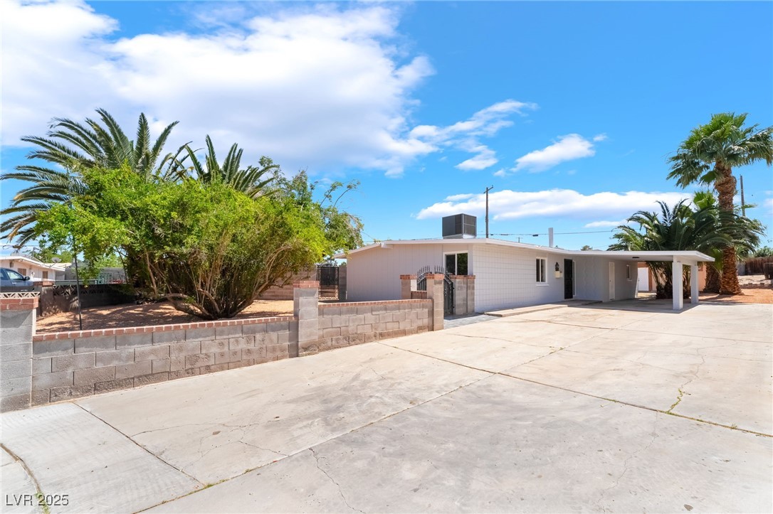 2749 Del Mar Place