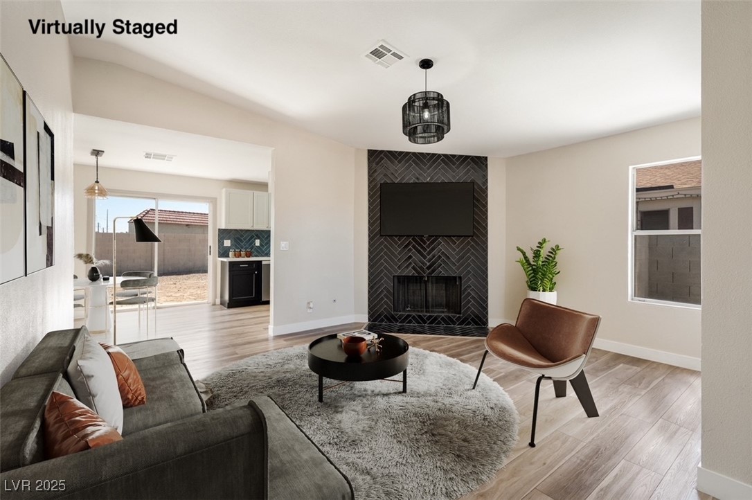 5004 Celebrity Circle Property Photo 1