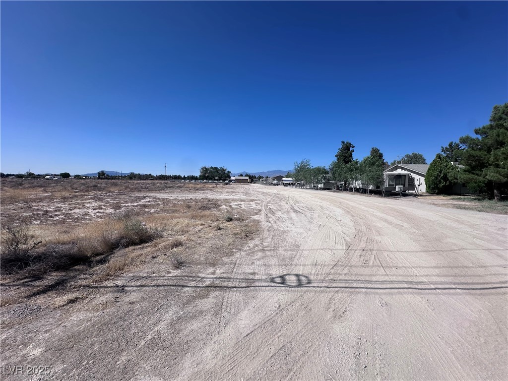 2360 East Gamebird Road Property Photo