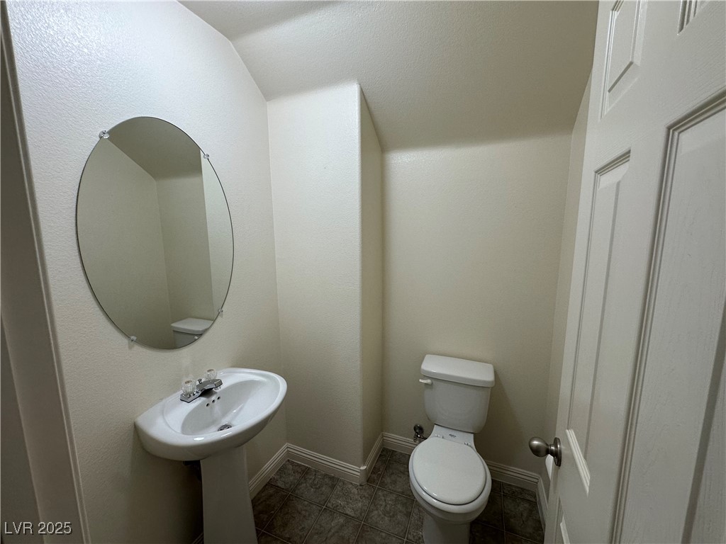 1033 Pebble Lake Street Property Photo 9