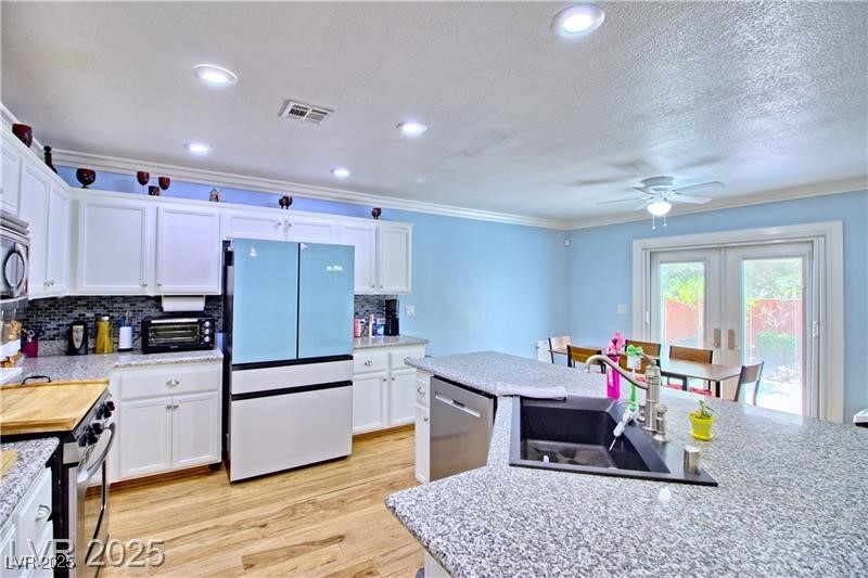 7728 Whispering River Street Property Photo 7