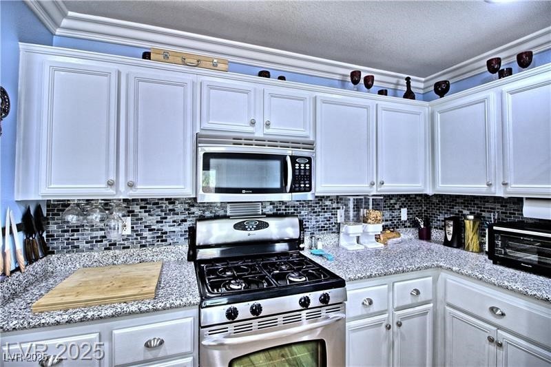7728 Whispering River Street Property Photo 8