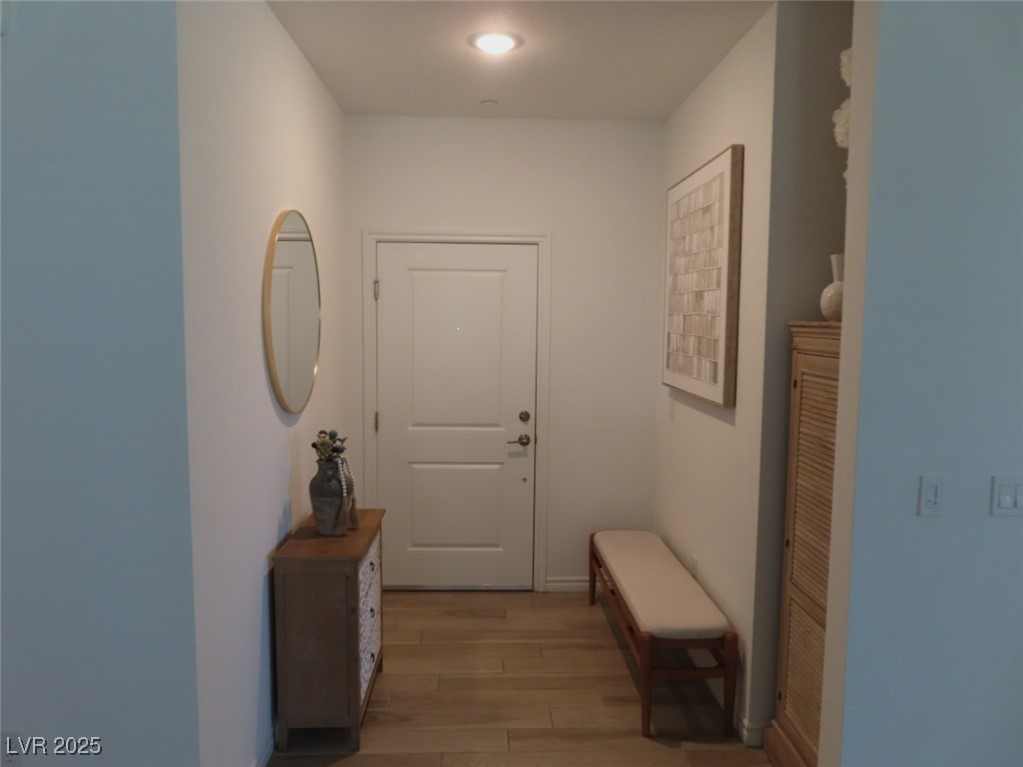 2555 Hampton Road 2208 Property Photo 8
