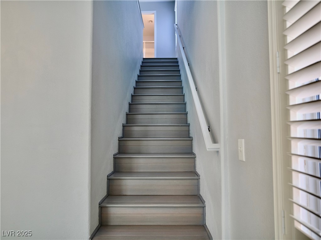 248 Crystal Rose Court Property Photo 8