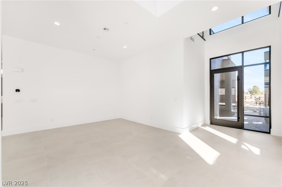 4853 Shady Ridge Drive Property Photo 4