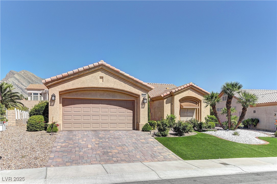2605 Orchid Valley Drive Property Photo 7