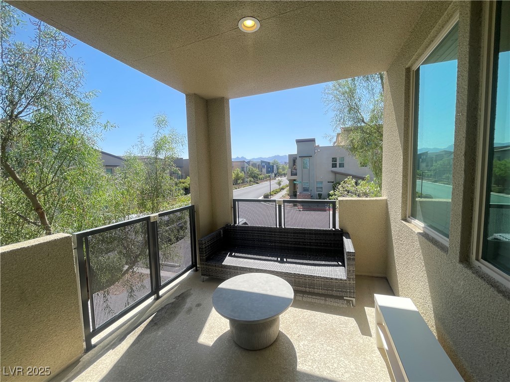 11257 Rainbow Peak Avenue 205 Property Photo 9