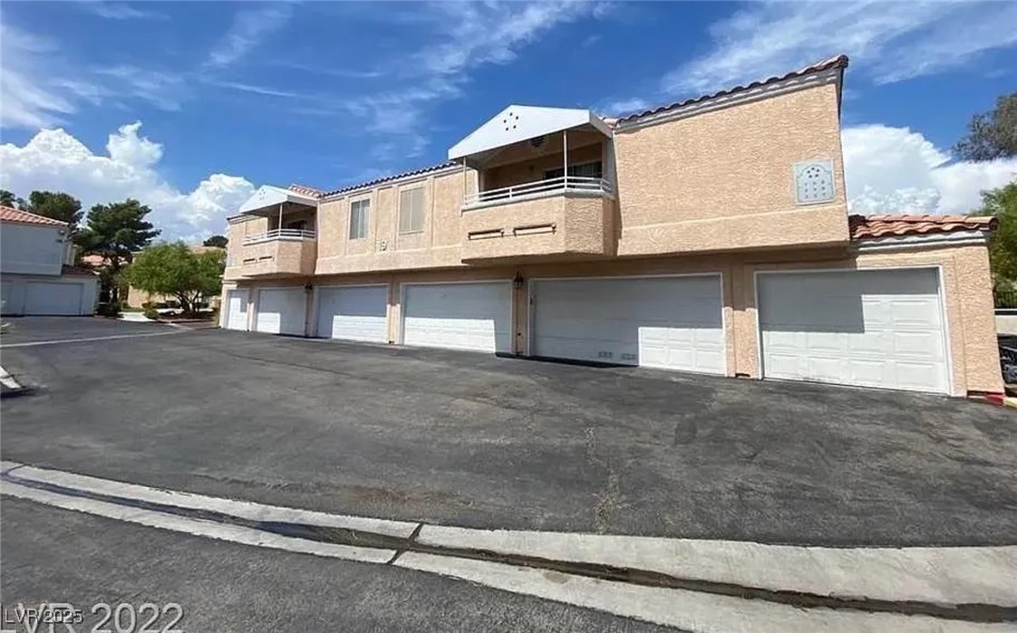 8452 Boseck Drive 115 Property Photo 17