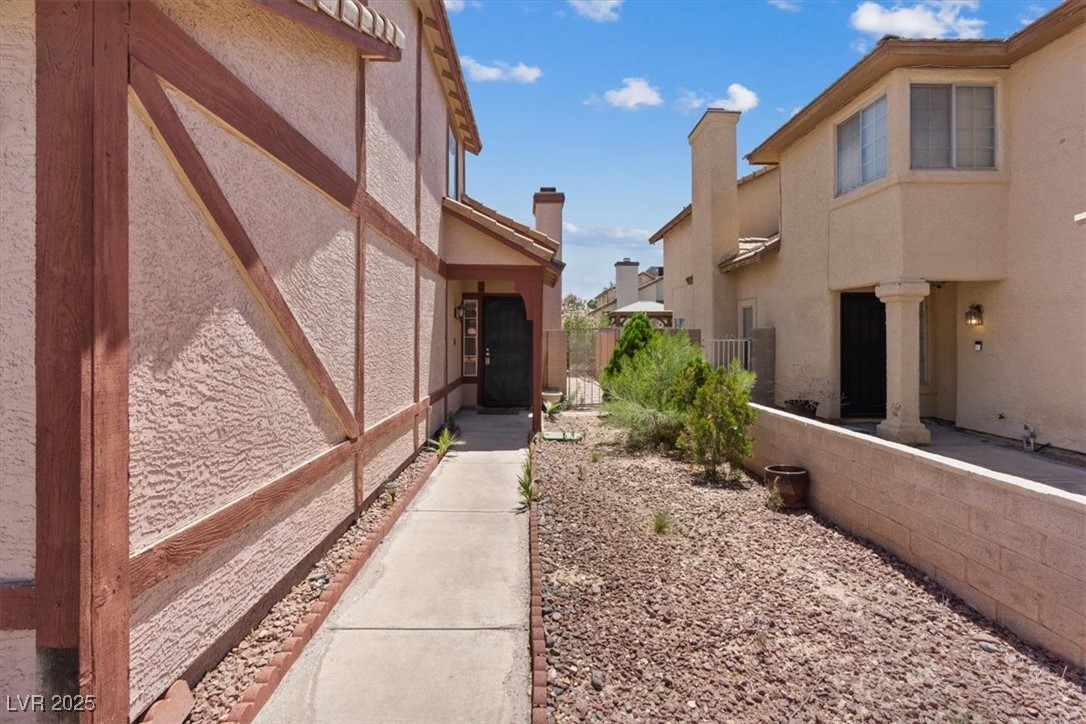 1711 Ember Glow Circle Property Photo 37