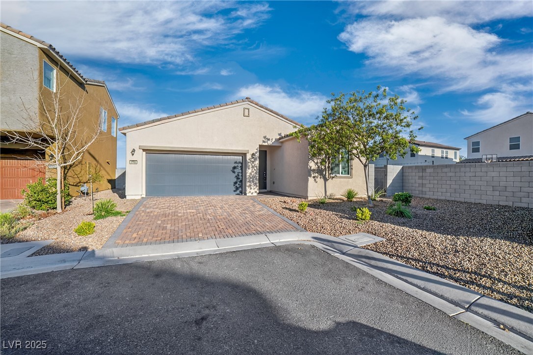 2705 Holmes Creek Court Property Photo 1