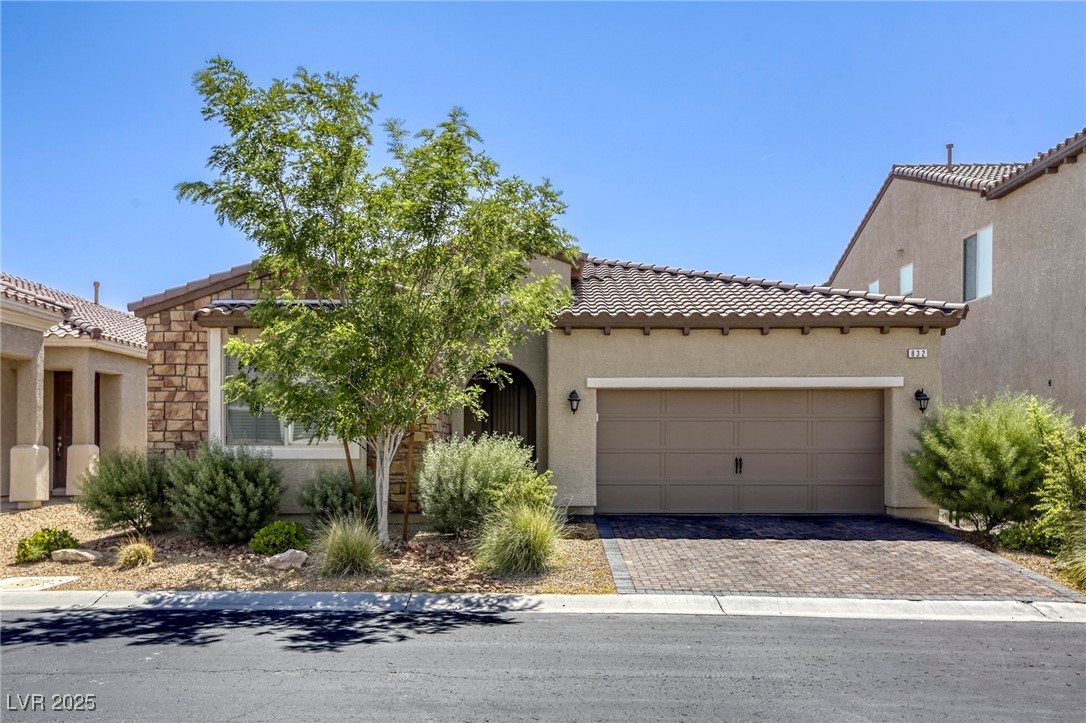 832 Gallery Course Drive Property Photo 1