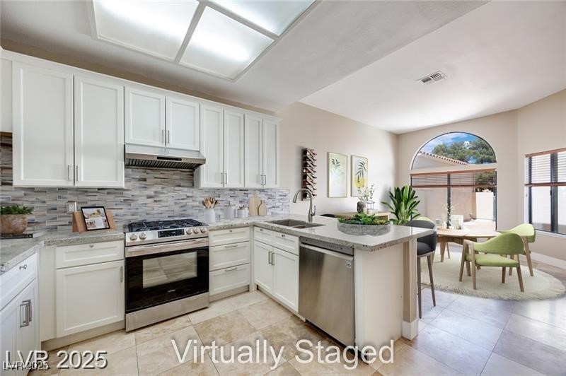 2723 Seabridge Drive Property Photo 2