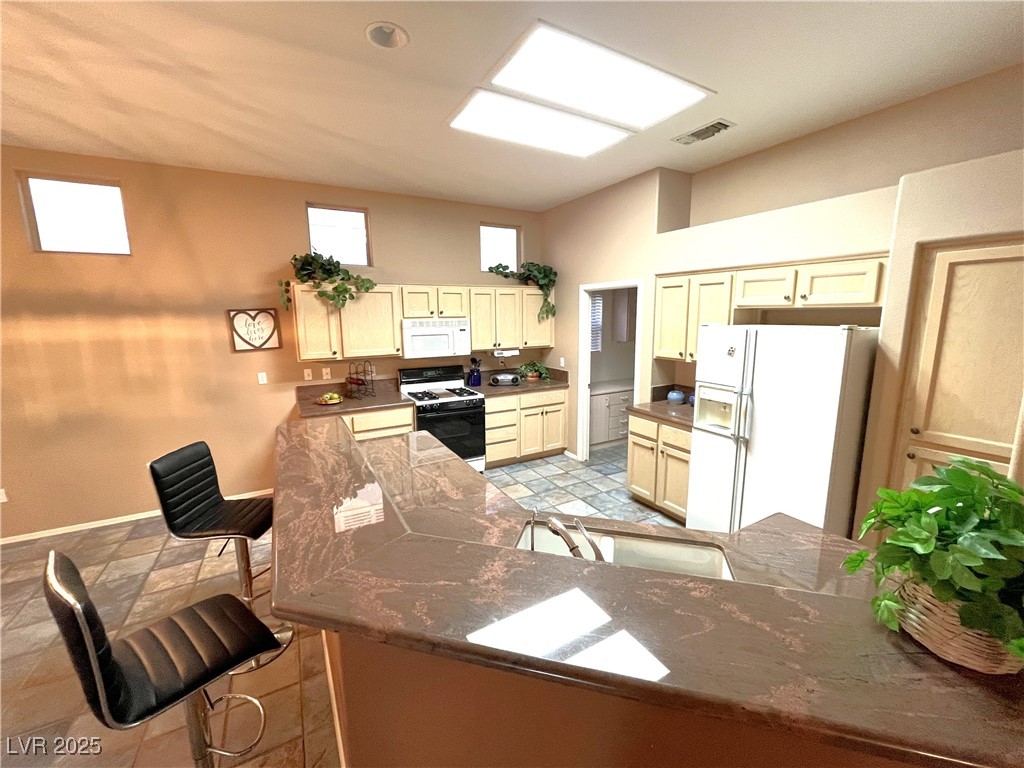 10717 Grand Cypress Avenue Property Photo 4