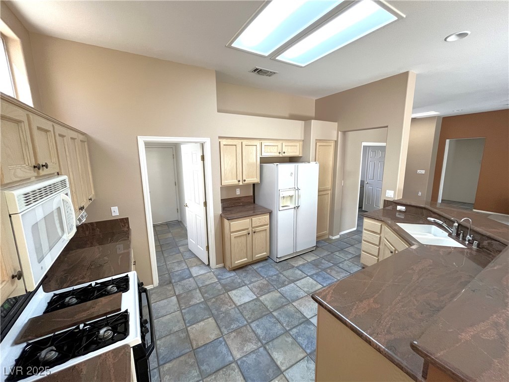 10717 Grand Cypress Avenue Property Photo 15