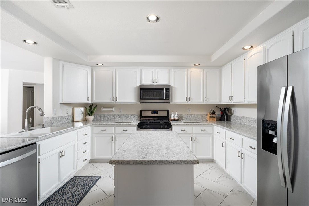 9604 Summer Cypress Street Property Photo 7