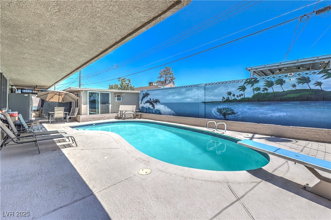 5093 Sun Valley Drive Property Photo 1
