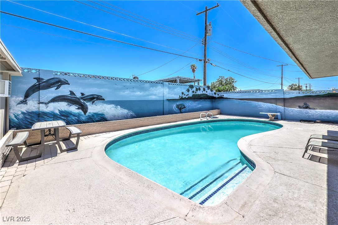 5093 Sun Valley Drive Property Photo 2
