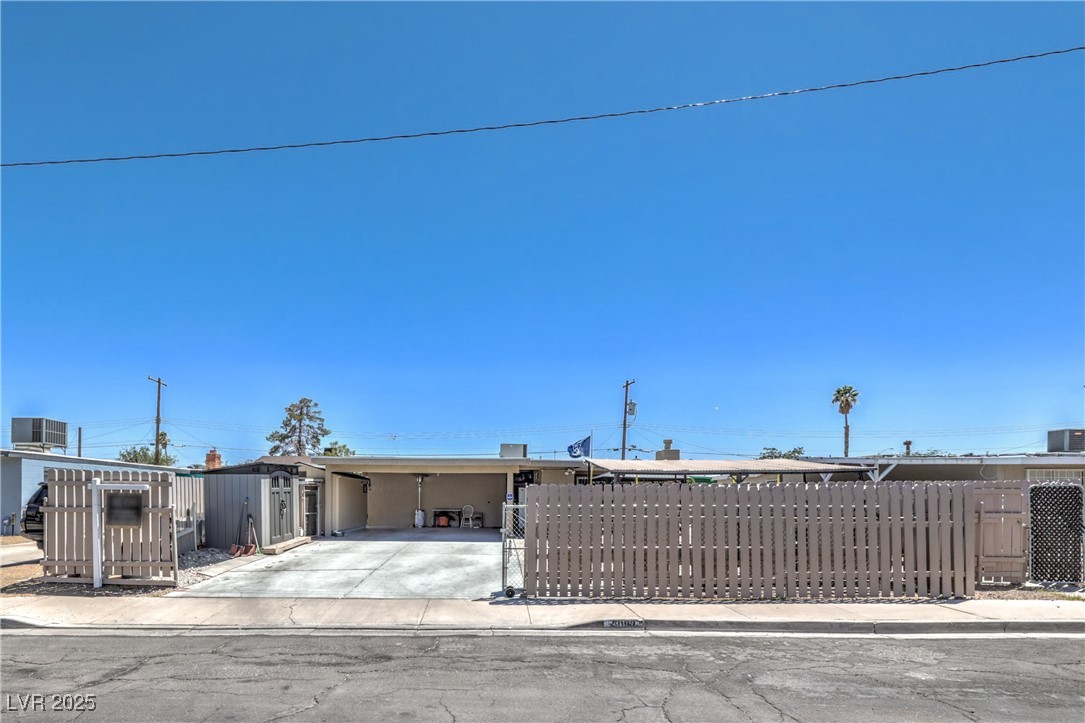 5093 Sun Valley Drive Property Photo 4