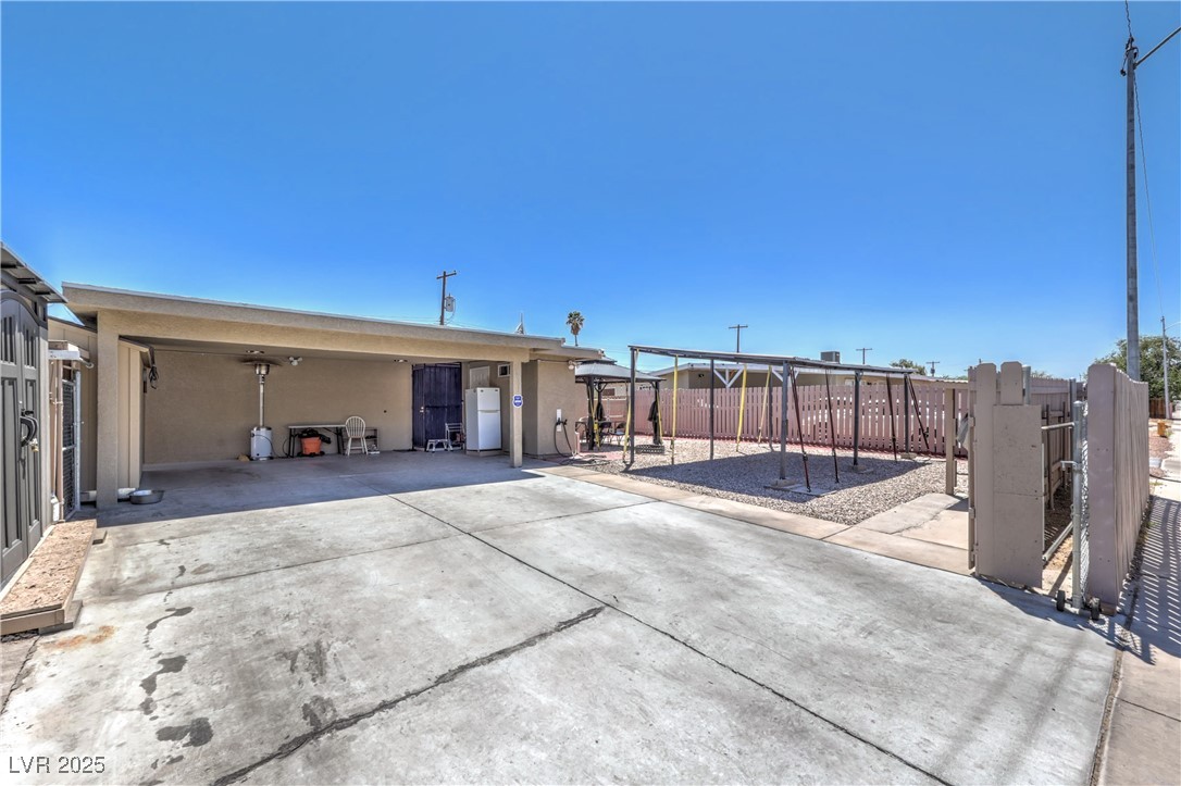 5093 Sun Valley Drive Property Photo 6
