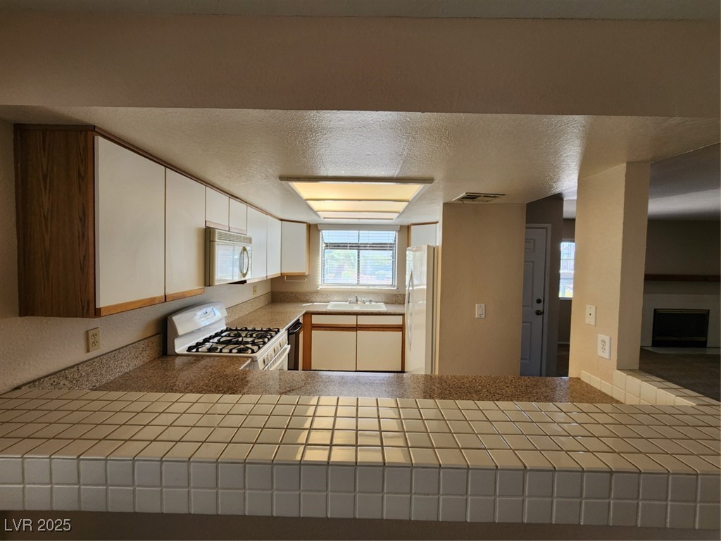 2848 Bluebonnet Drive . Property Photo 7