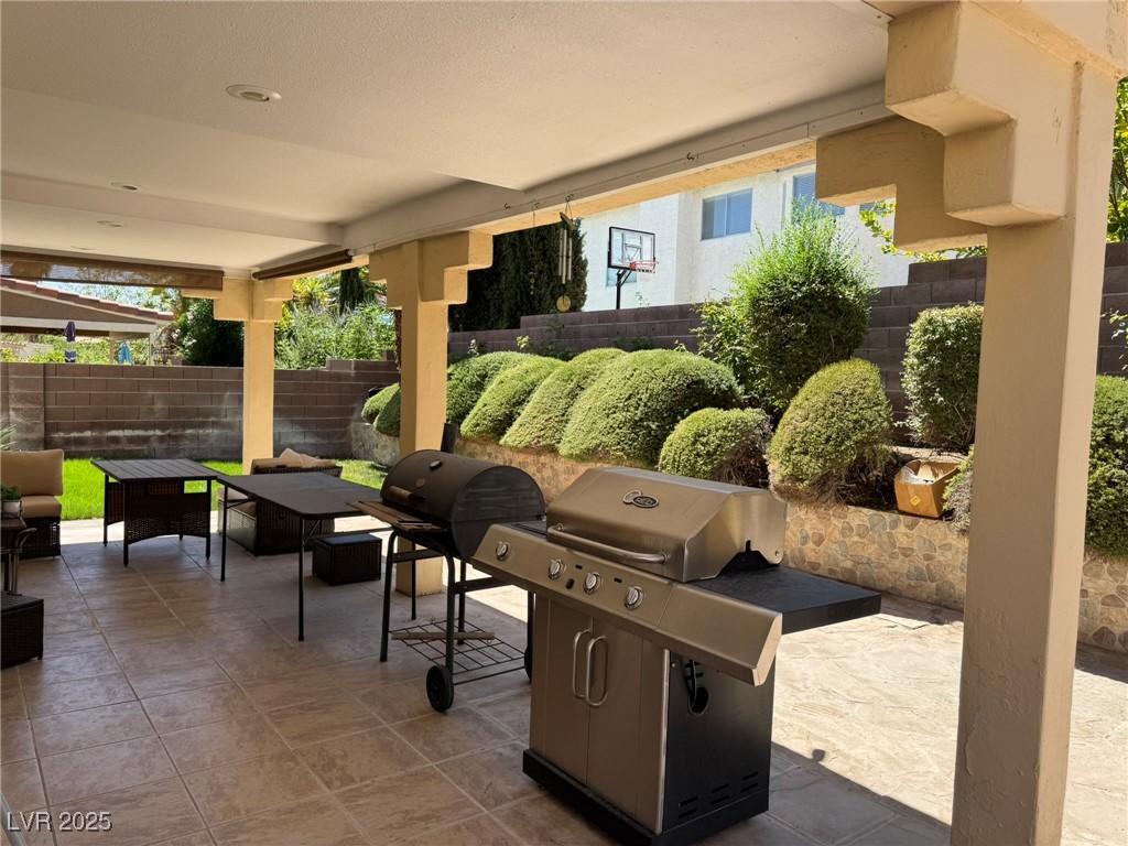 8225 Bermuda Beach Drive Property Photo 14