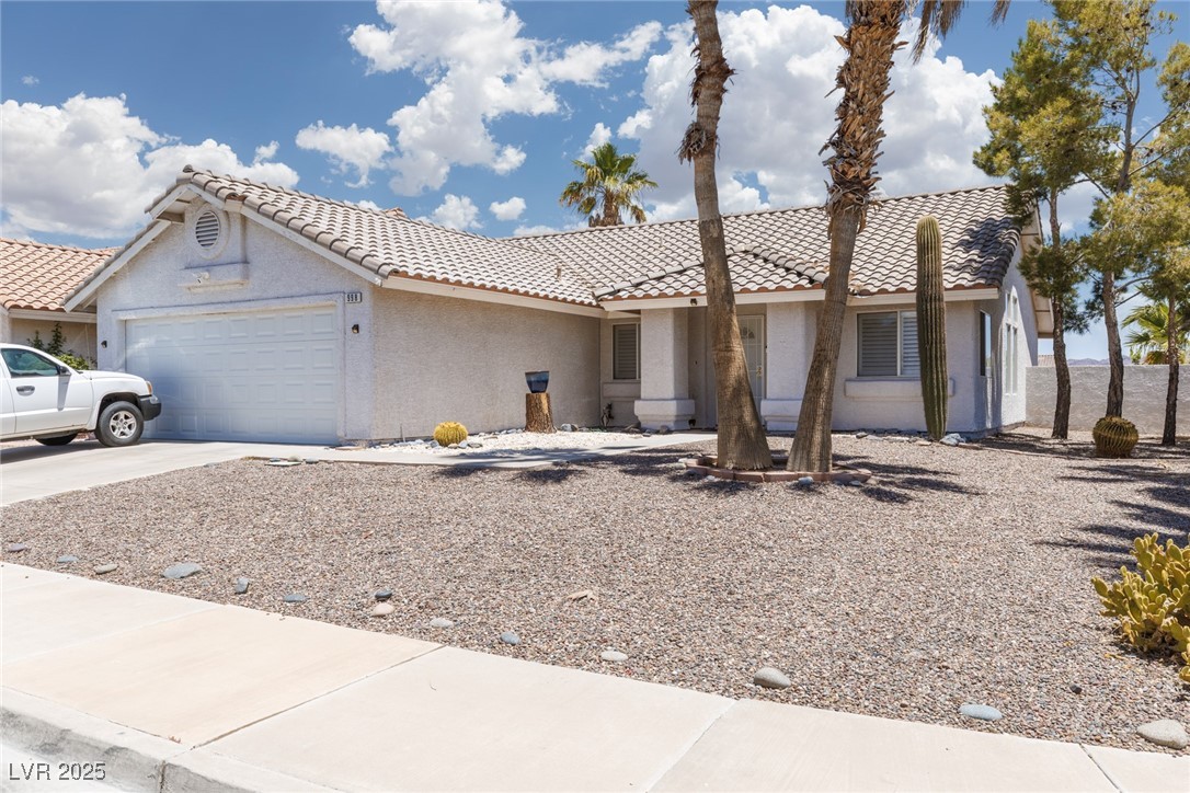 998 Hunters Run Drive Property Photo 4