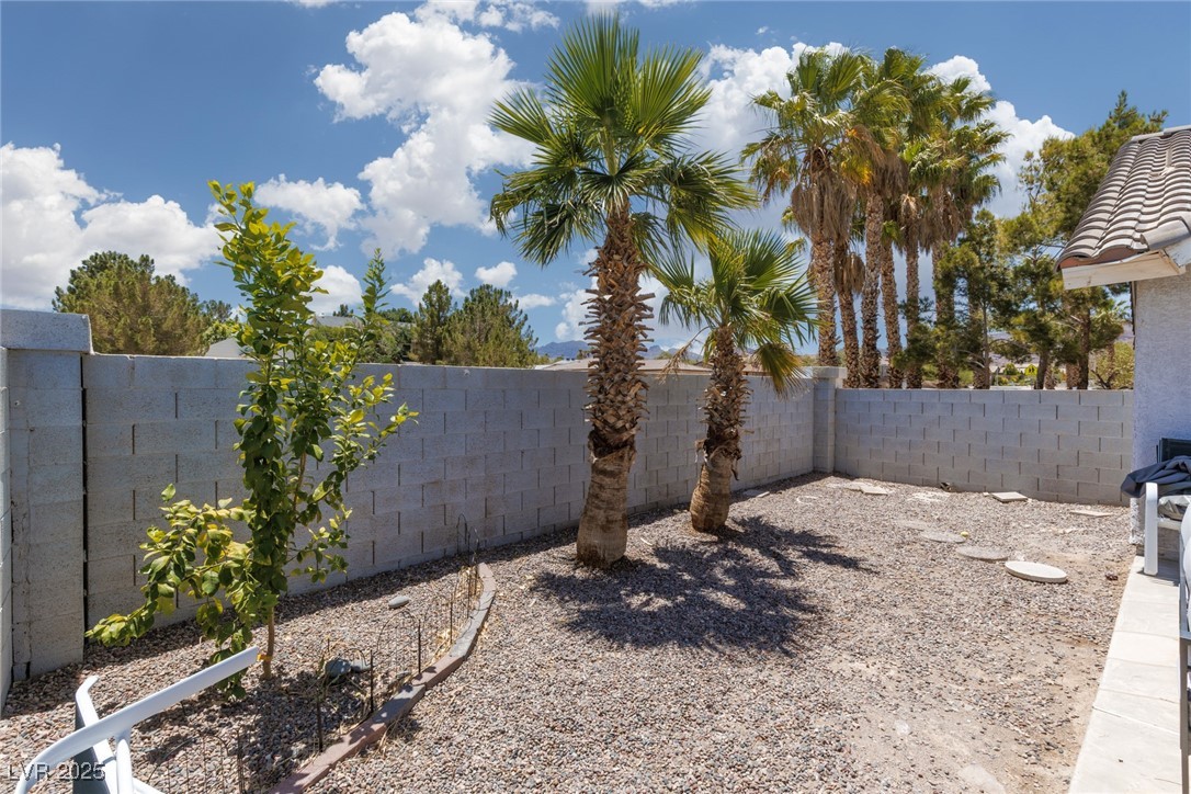 998 Hunters Run Drive Property Photo 33