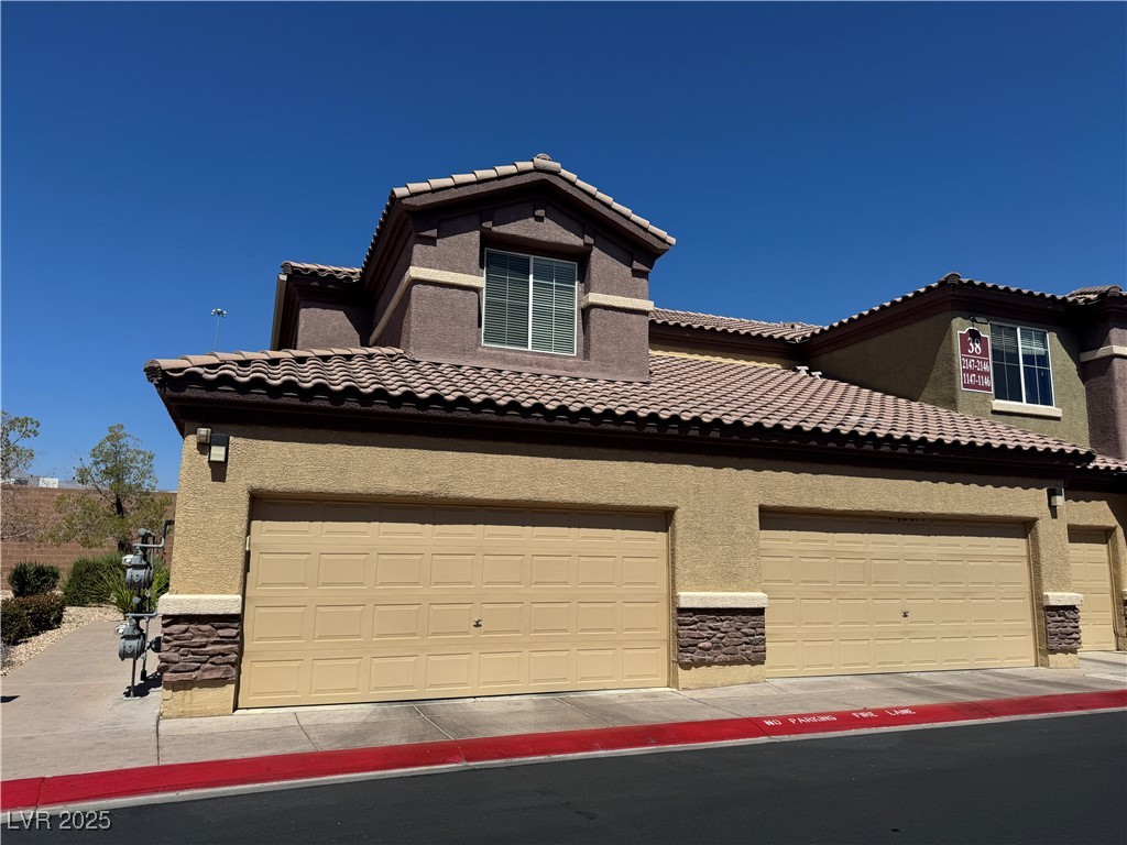 6868 Sky Pointe Drive 2147 Property Photo 1