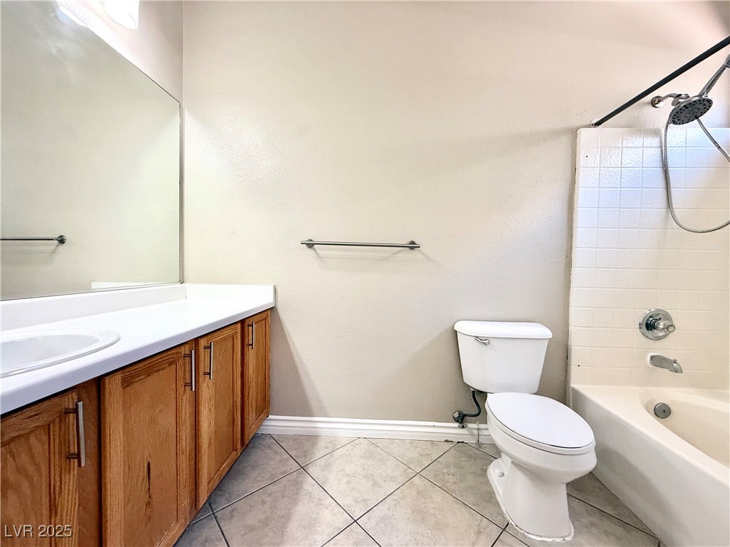 5882 Crumbling Ridge Street Property Photo 6