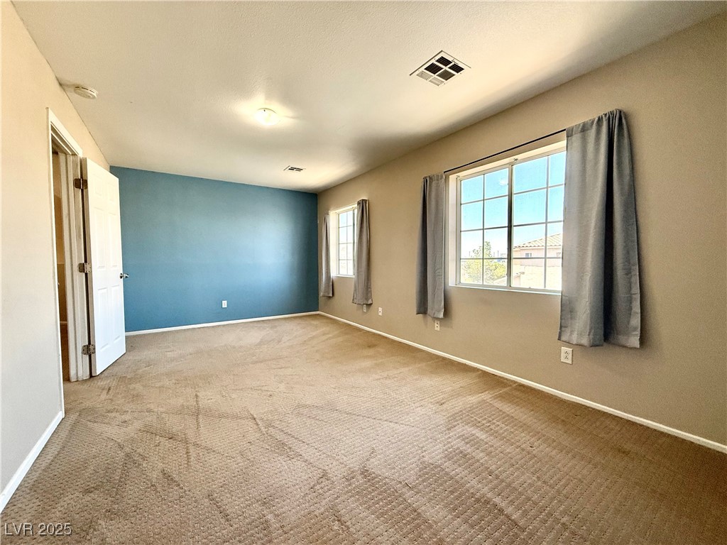 5882 Crumbling Ridge Street Property Photo 8