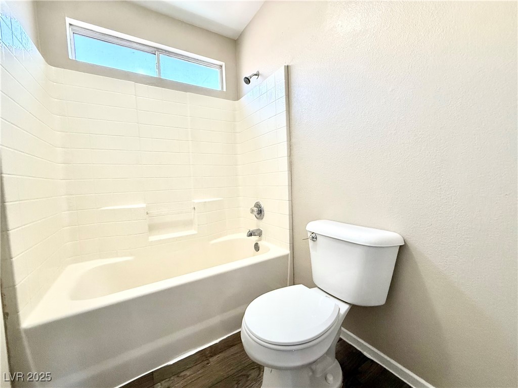 5882 Crumbling Ridge Street Property Photo 10